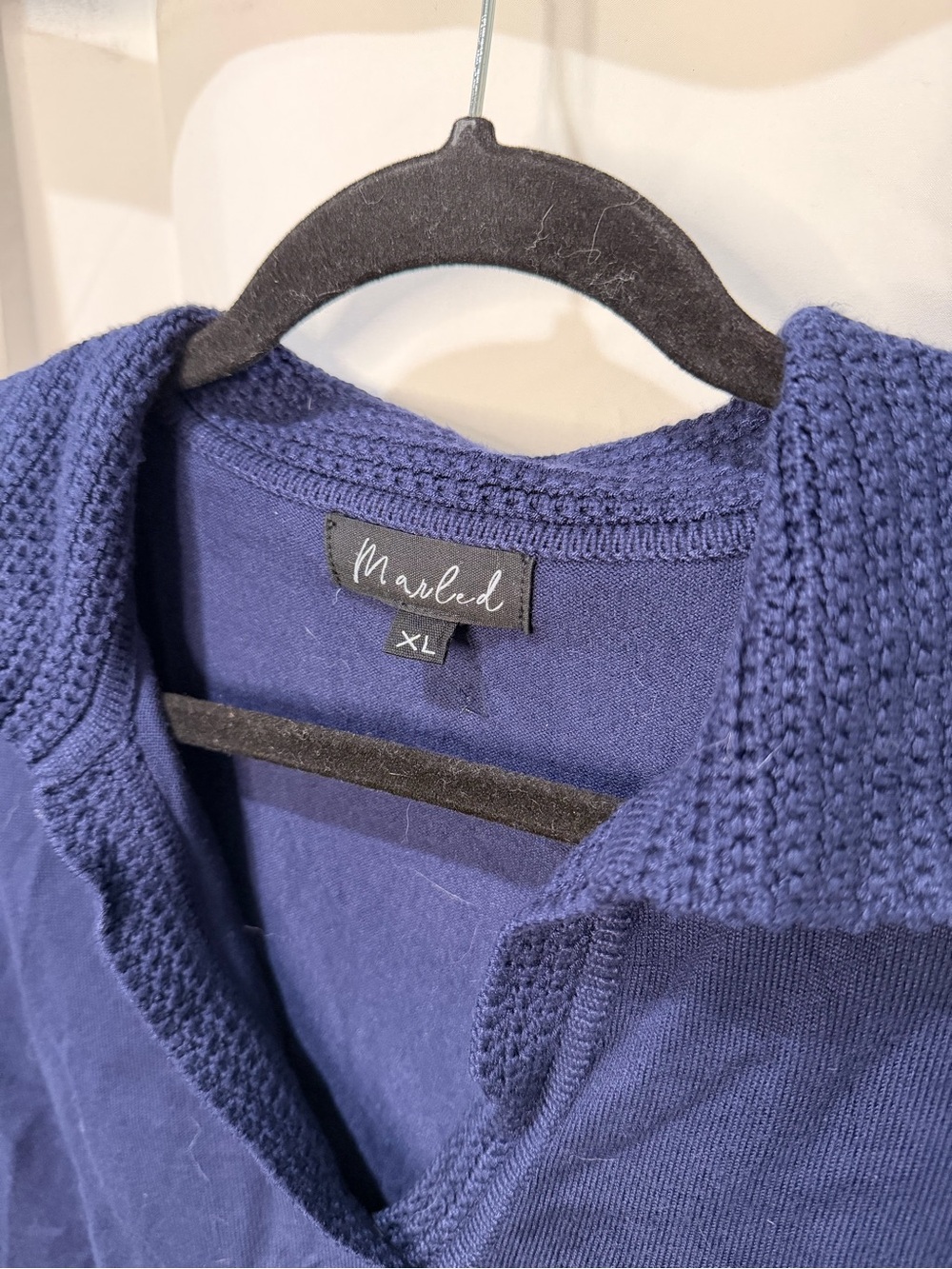 Marled Navy Open V Short-Sleeve Knit Top - Picture 2 of 3